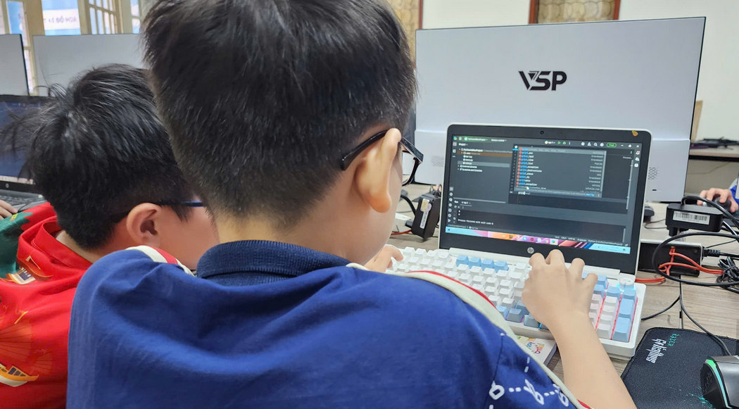Lý Do Bạn Nên Cho Trẻ Em Tiếp Cận AI Ngay Từ Sớm