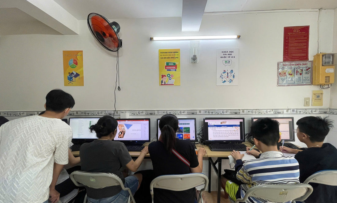 Mục Tiêu Của Khóa Học Ứng Dụng AI Trong Văn Phòng
