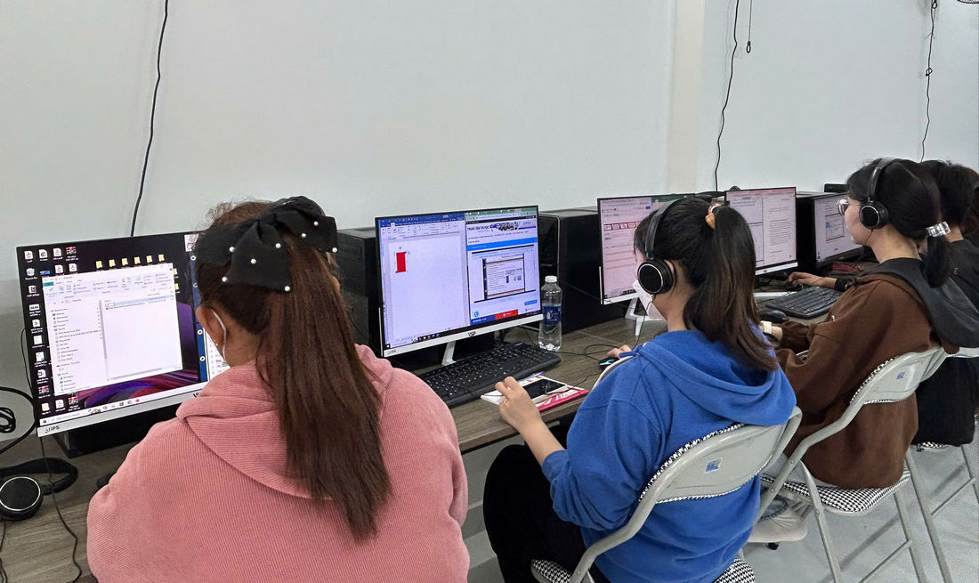 khóa học AI trong văn phòng ở bình dương