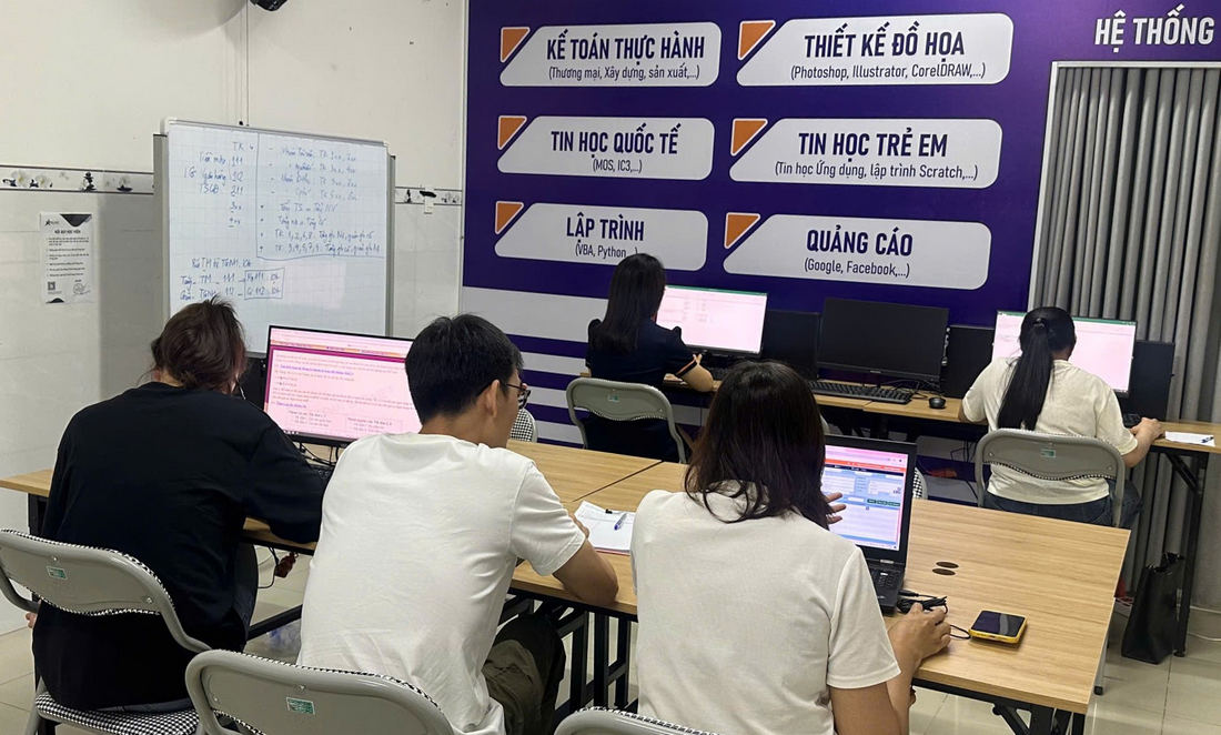 Lợi Ích Khi Bạn Tham Gia Khóa Học Chứng Chỉ AI Văn Phòng