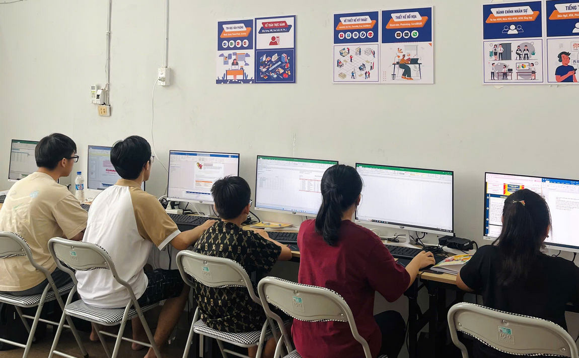 Lợi Ích Khi Tham Gia Khóa Học Chứng Chỉ AI Văn Phòng Tại Bình Dương