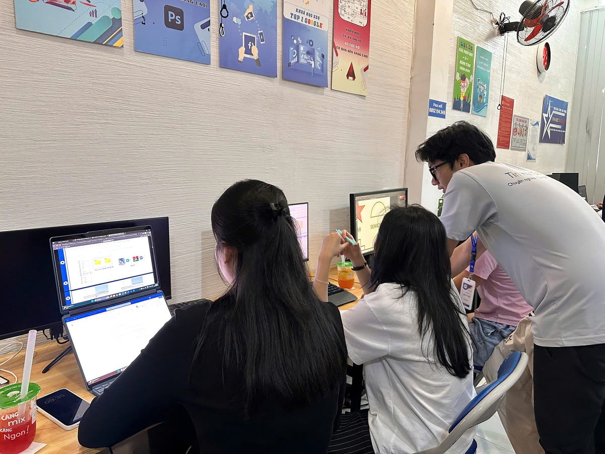 Gia sư dạy kèm AI