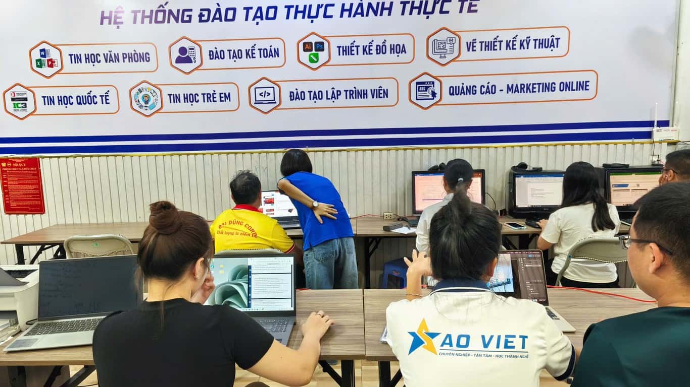 Trung tâm tin học tại Gia Định