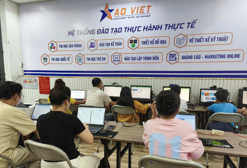 Khóa học tập huấn AI dành cho giáo viên