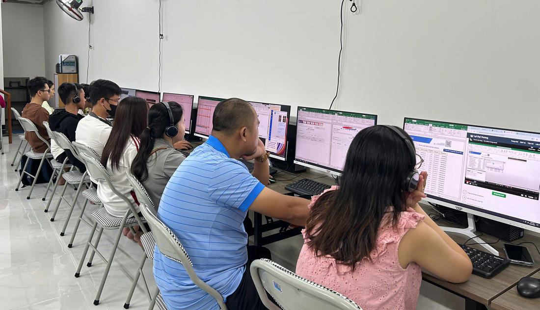 Khóa Học Tập Huấn Ai Dành Cho Giáo Viên Phù Hợp Với Ai