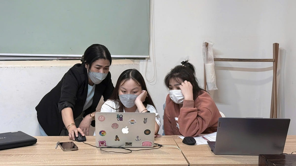 Gia sư dạy  AI