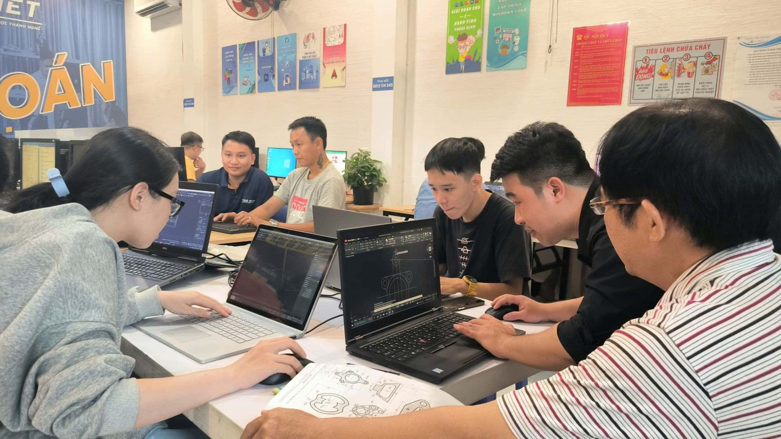 Gia sư dạy kèm AutoCAD