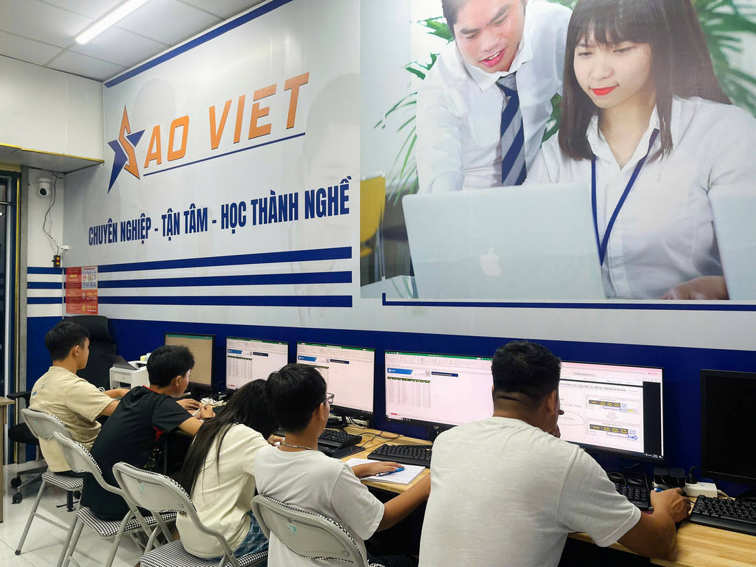 tìm hiểu thêm về Khóa Học Ứng Dụng AI Trong Excel