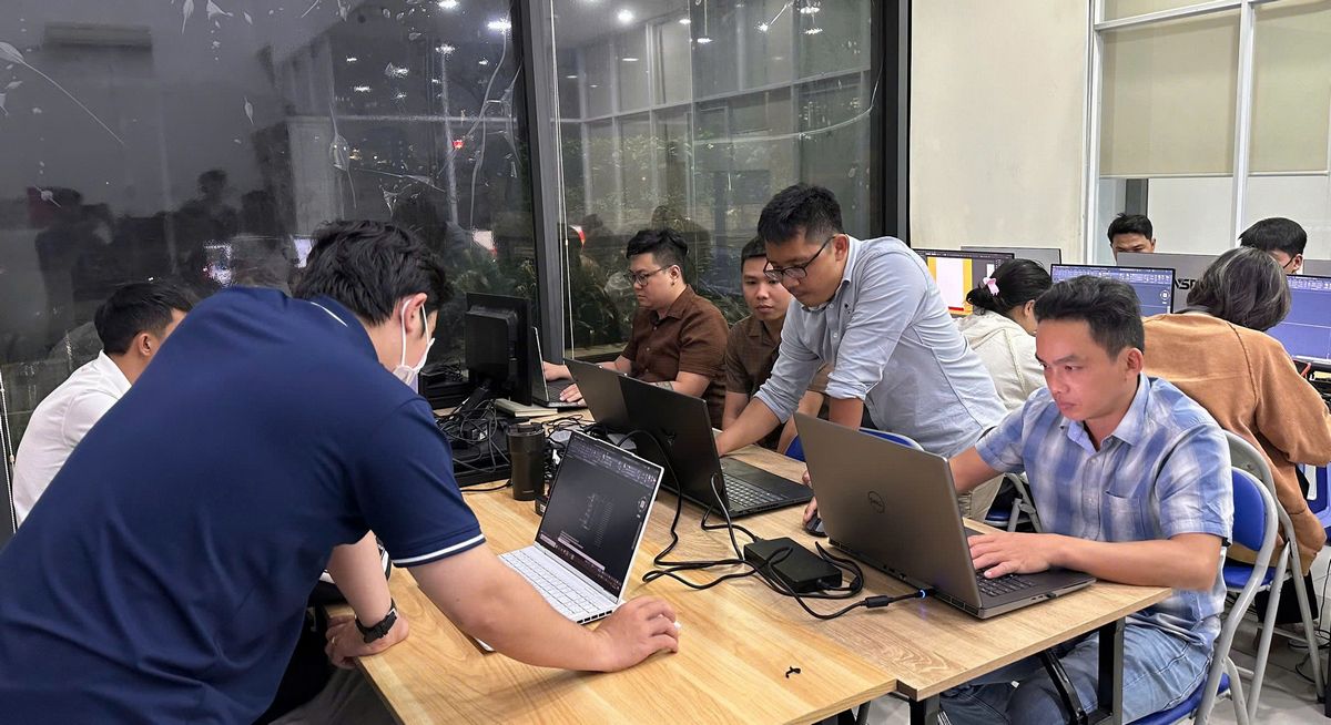 Học viên khóa học AI Automation Online